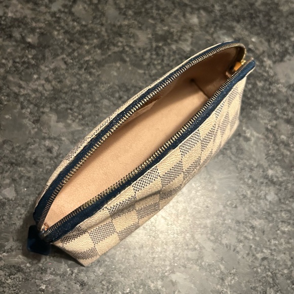 🦁 Louis Vuitton Damier Azur Bag - Picture 5 of 12